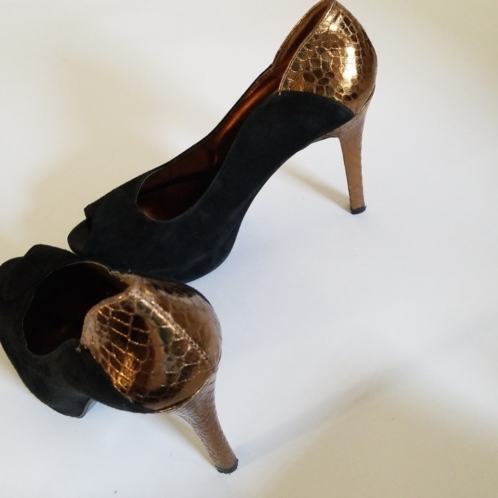 Guess black/gold pumps size 8m